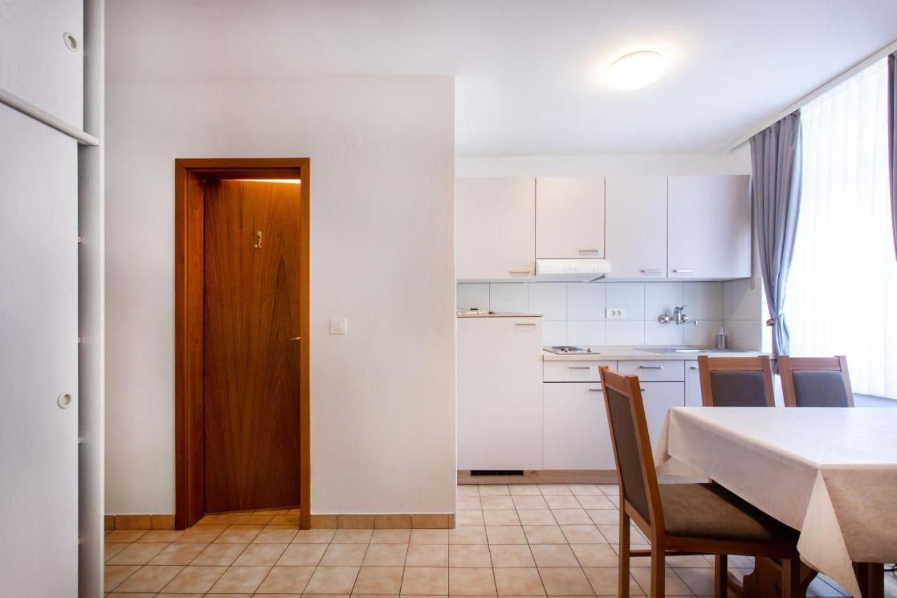 Apartmaji Pri Perotu 이졸라 외부 사진